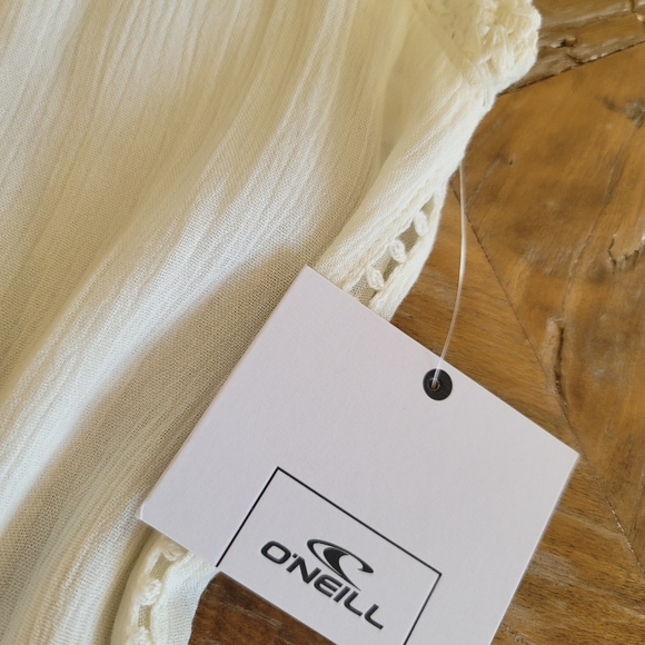 New O'Neill flowy top! S - Picture 3 of 5